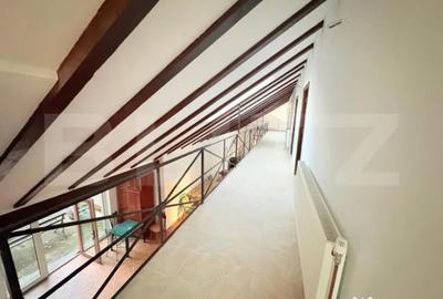 Casă cu 9 camere cu Teren 16351 Mp în Sud - 1