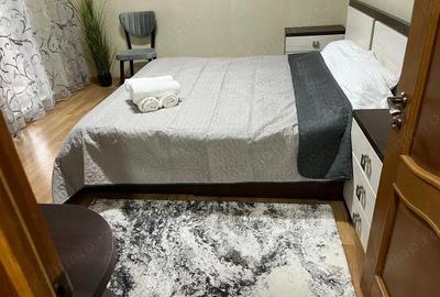 Apartament cu 2 camere decomandat în P-ța Victoriei