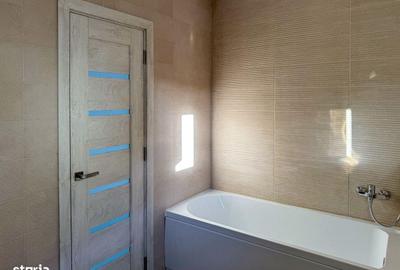 Casă cu 3 camere cu Canalizare în Central