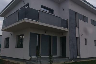 Casă cu 4 camere cu Teren 300 Mp în Central - 8