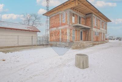 Casă cu 4 camere cu Teren 350 Mp în Bunloc - 5