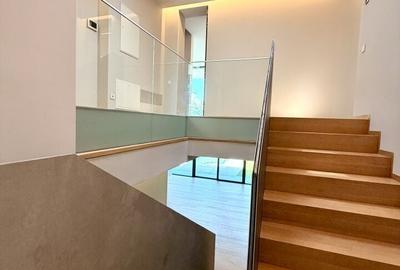 Casă cu 7 camere cu Teren 800 Mp în Est - 18