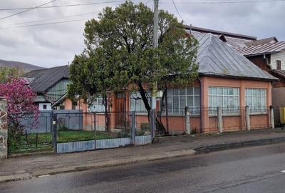 Casă cu 2 camere în Central