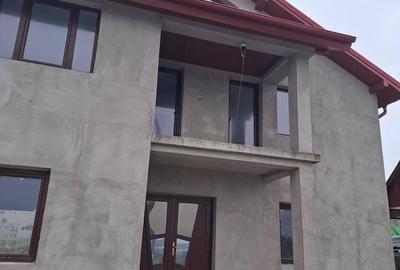 Casă cu 4 camere în Central - 8