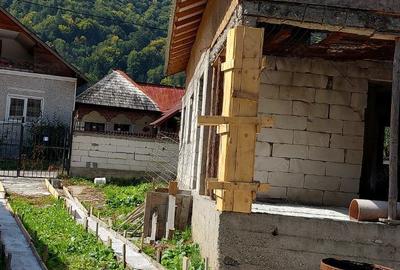 Casă cu 4 camere în Ciungetu - 3