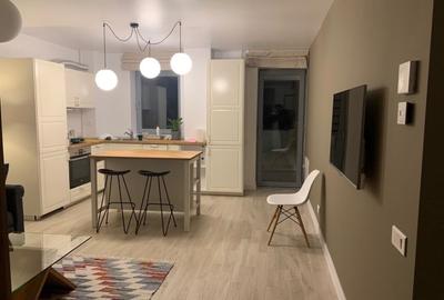 Apartament cu 2 camere semidecomandat, mobilat în Victoriei
