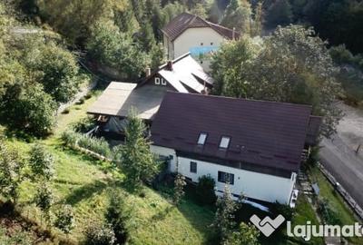 Casă cu 7 camere cu Teren 1600 Mp în Moieciu - 7