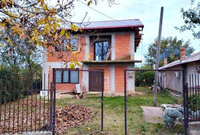 Casă cu 5 camere cu Teren 903 Mp în Vărăști - 3