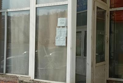 Spa?iu comercial 89 mp poate fi transformat in locuin?a! Zona Resita Sud - 2