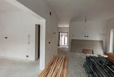 Casă individuală cu 5 camere cu Canalizare în Central - 8