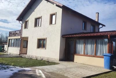 Casă cu 4 camere în Central - 3