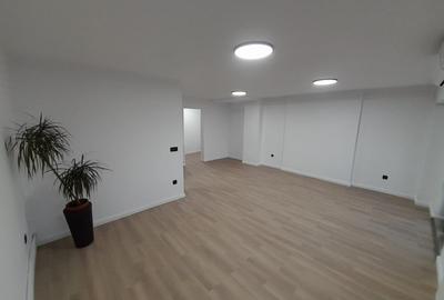 Spațiu comercial, de 70 mp, în Decebal - 2