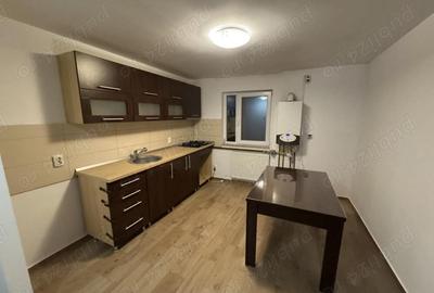 Apartament cu 3 camere decomandat în Dâmbovița - 3