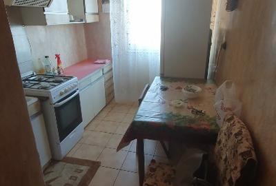 Apartament cu 3 camere decomandat în Km 4-5 - 6