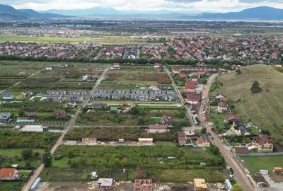 Teren de 1350 mp, în Sânpetru - 2