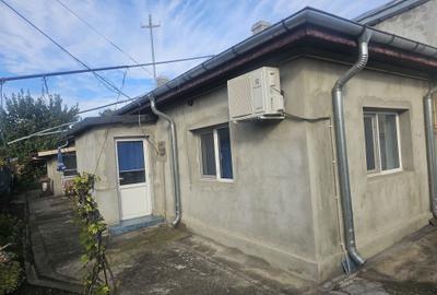 Casă cu 4 camere în Uiești