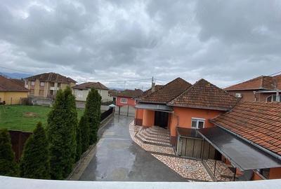 Casă cu Teren 1400 Mp în Central - 9