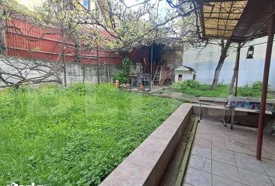Casă cu 3 camere cu Teren 306 Mp în Central
