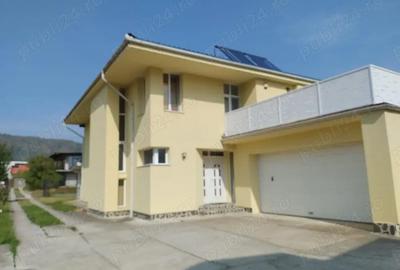 Casă cu 5 camere cu Teren 812 Mp în Central - 6