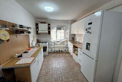 Vand 3 camere Decomandat zona Micro 2 Govandari - 1