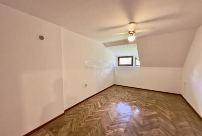 Apartament cu 3 camere decomandat în Capitale - 9