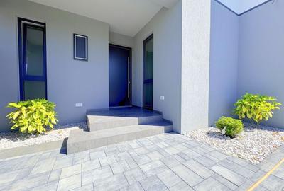 Duplex cu 5 camere cu Canalizare în Dumbrăvița - 1