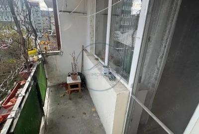 Apartament cu 4 camere decomandat în Central