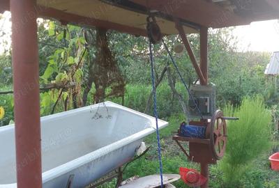 Vand urgent casa de vacanta o camera cu pod in Ghizdaru - 11