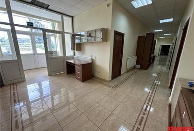 Spațiu comercial, de 645 mp, în Central - 12