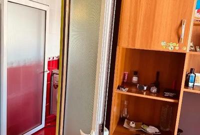 Apartament cu 2 camere decomandat în Micro 21 - 1