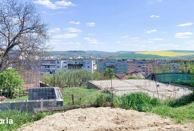 Teren de 376 mp, în Central - 10