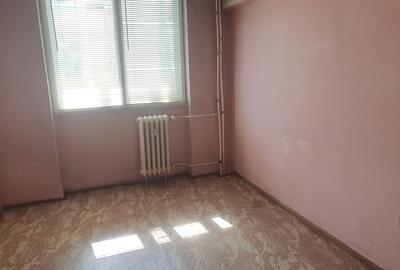 Apartament cu 3 camere decomandat în Valea Ialomiței - 4