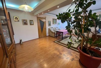 Casă individuală cu 7 camere cu Canalizare în Exterior Vest - 1