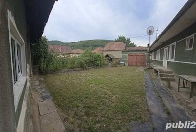 Casa 4 camere, anexe ?i gradina in centrul comunei Teliu - 5
