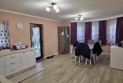 Casă cu Teren 800 Mp în Strejnicu - 4