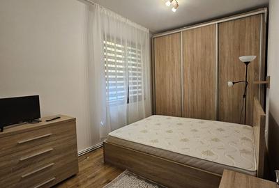 Apartament cu 2 camere decomandat în Tractorul