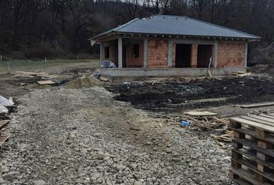 Casă cu 3 camere cu Teren 120 Mp în Central - 3