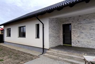 Casa cu proiect modern in Sanpetru langa drum principal Casa cu proiect modern in Sanpetru langa drum principal - 5