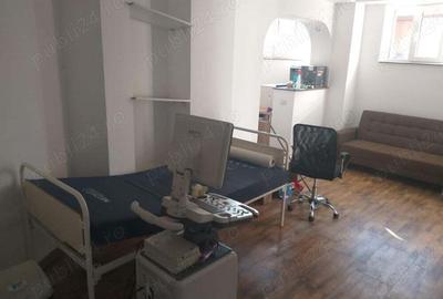 Spațiu comercial, de 50 mp, în Central - 9