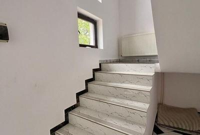 Casă cu 4 camere cu Canalizare în Central - 5