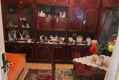 Casă cu 4 camere în Triaj
