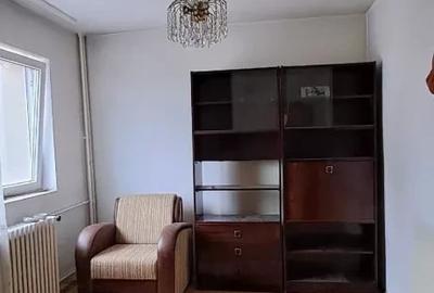 Apartament cu 2 camere decomandat, mobilat în Titan