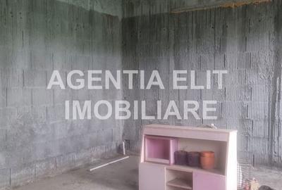 Casă cu 9 camere cu Teren 1779 Mp în Central - 10