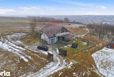 Casă cu 5 camere cu Teren 750 Mp în Holboca