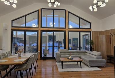 Casă cu 4 camere cu Teren 400 Mp în Corunca - 1