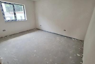 Casă cu Teren 345 Mp în Central - 4