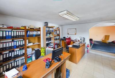 Spațiu comercial, de 1,280 mp, în Central - 14