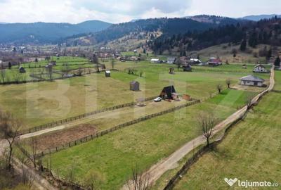 Casă cu 4 camere cu Teren 2000 Mp în Central