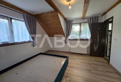 Casa de vacanta de vanzare 278mp curte 855mp Valea Avrigului - 11