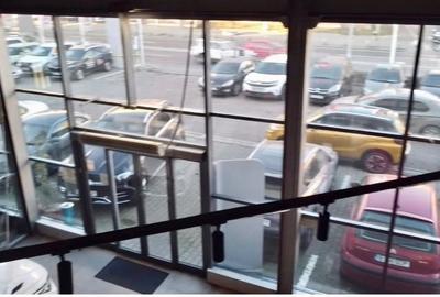 OPORTUNITATE Locatie imobiliara cu doua showroomuri functionale si ultradotate - 8